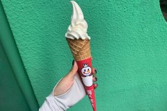 加盟蜜雪冰城一年能挣多少钱？人均6元，一年也